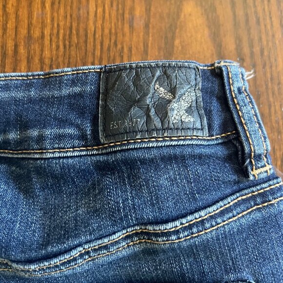 American Eagle Outfitters Hi-Rise Festival Distressed Denim Jean Shorts Size 2 - Picture 3 of 9